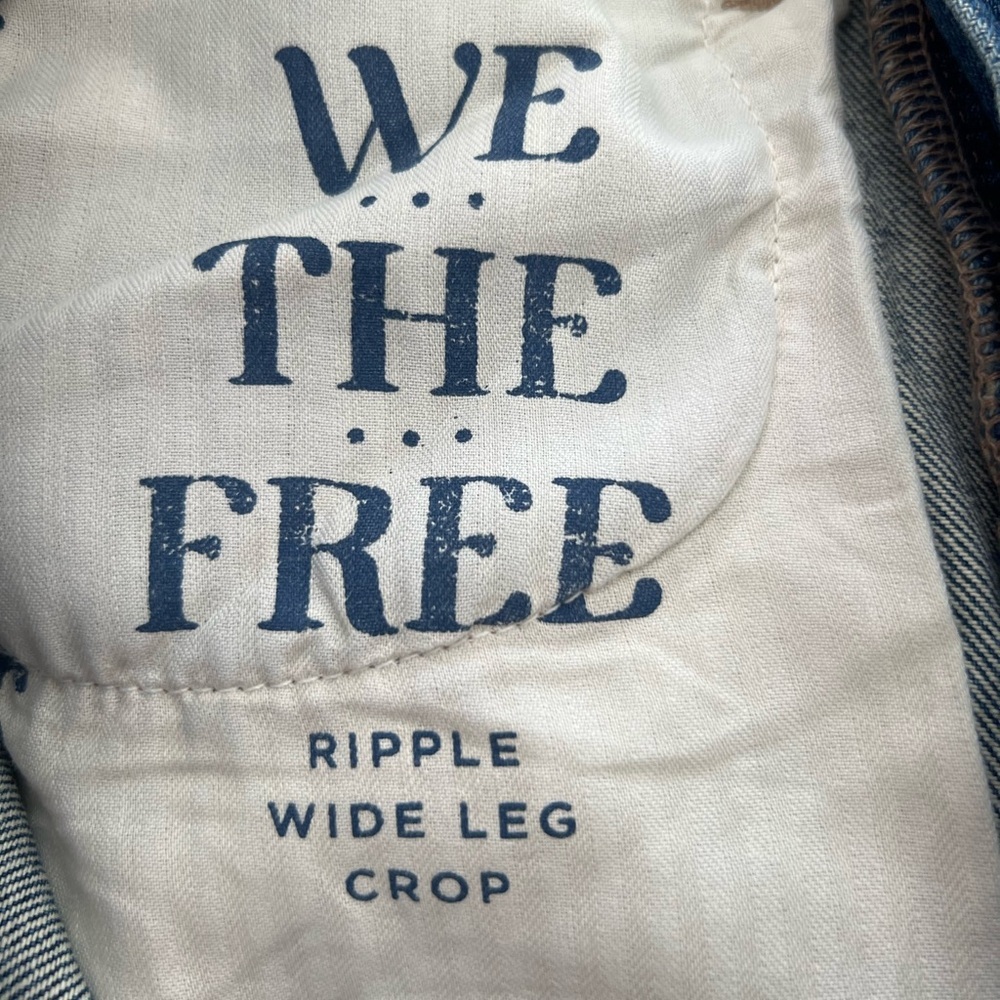 We The Free Ripple Wide Leg Crop Jeans unique design and frayed hems - Picture 7 of 8